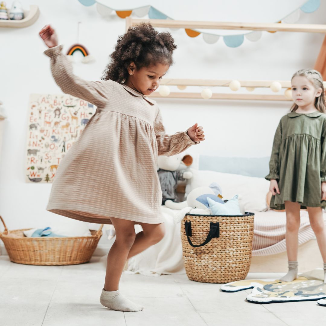 Jeu enfants à la maison 
